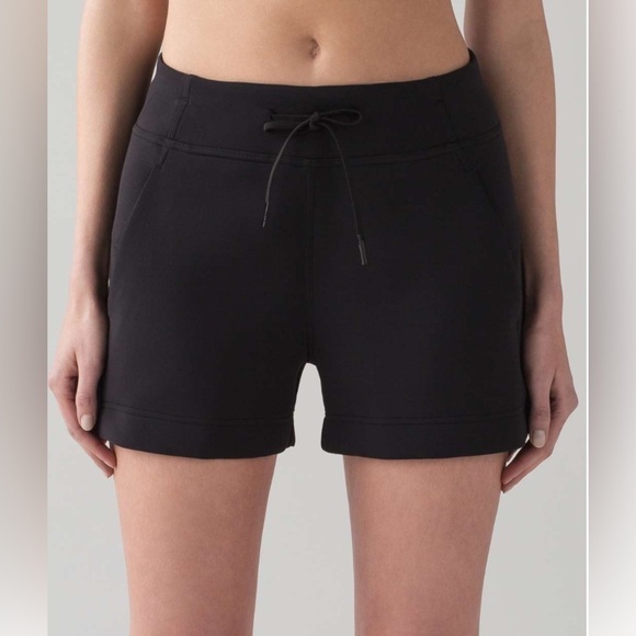 Lululemon Black In-Form Short Sporty Lounge - Picture 2 of 15
